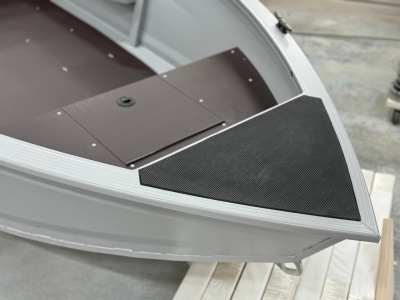 Лодка алюминиевая Xstream 400 с консолью