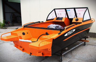 Лодка Aluton 460 DC