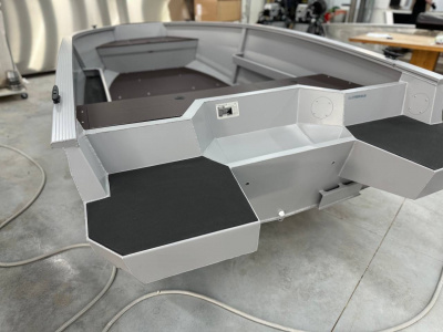 Лодка алюминиевая Xstream 400 с консолью